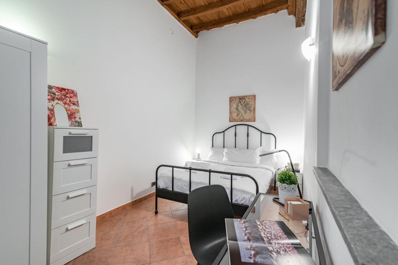 Appartamento House Of Foscolo - Palazzo Cornazzani - By Host4U Pavia Esterno foto