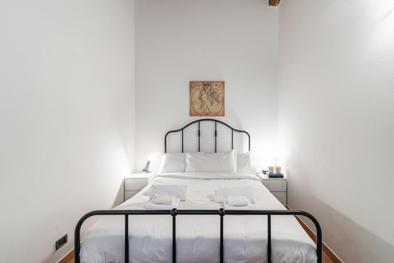 Appartamento House Of Foscolo - Palazzo Cornazzani - By Host4U Pavia Esterno foto