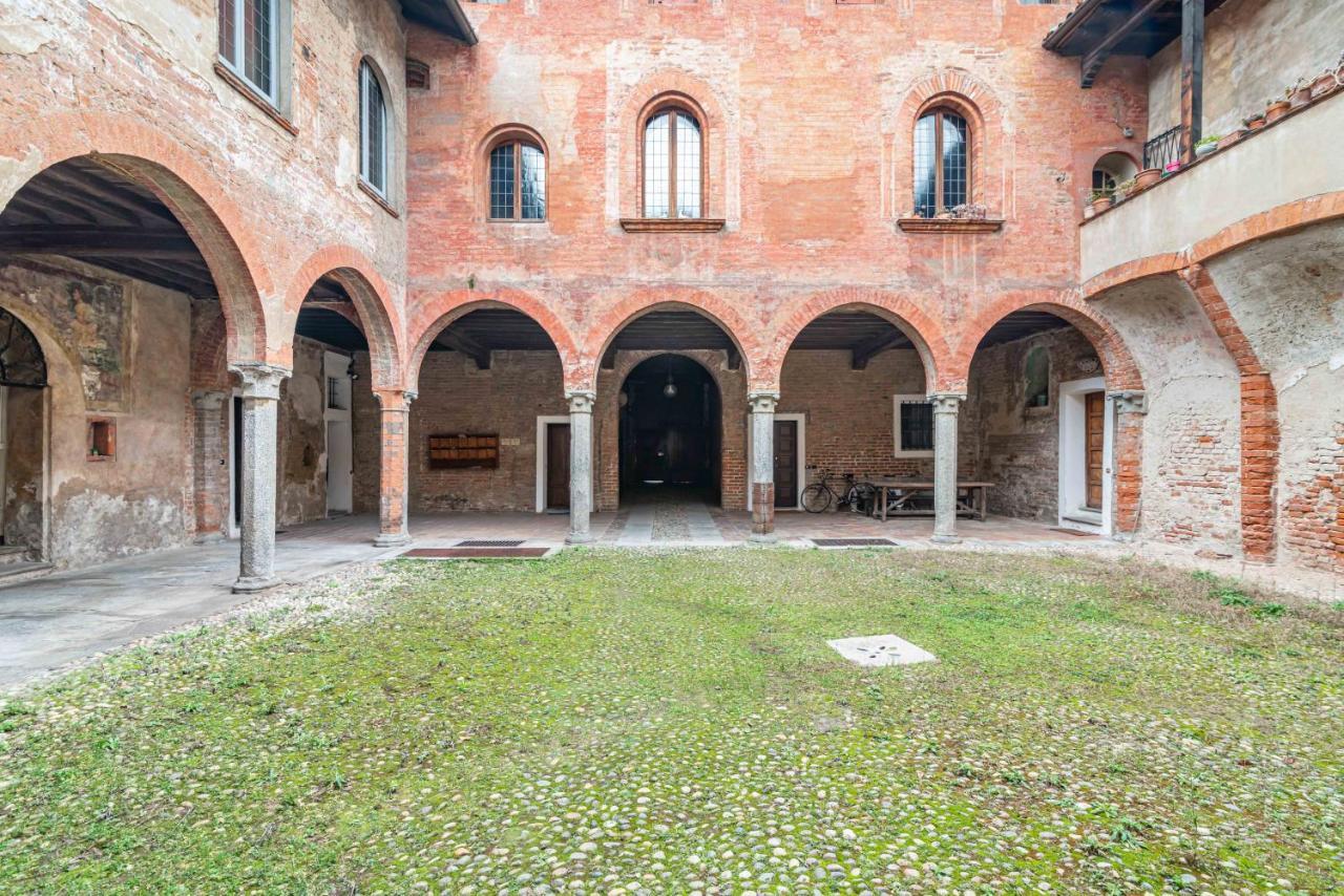 Appartamento House Of Foscolo - Palazzo Cornazzani - By Host4U Pavia Esterno foto