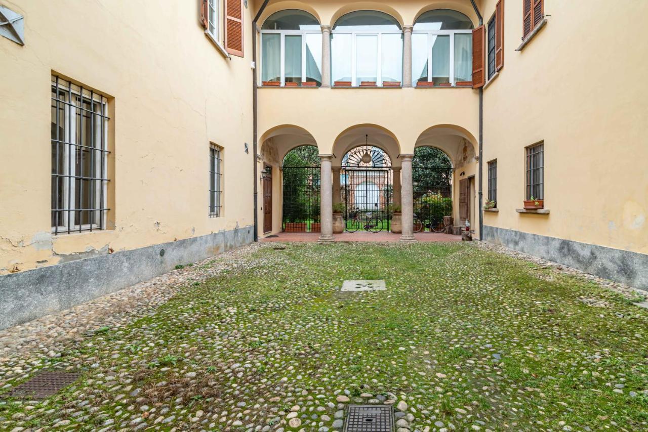 Appartamento House Of Foscolo - Palazzo Cornazzani - By Host4U Pavia Esterno foto