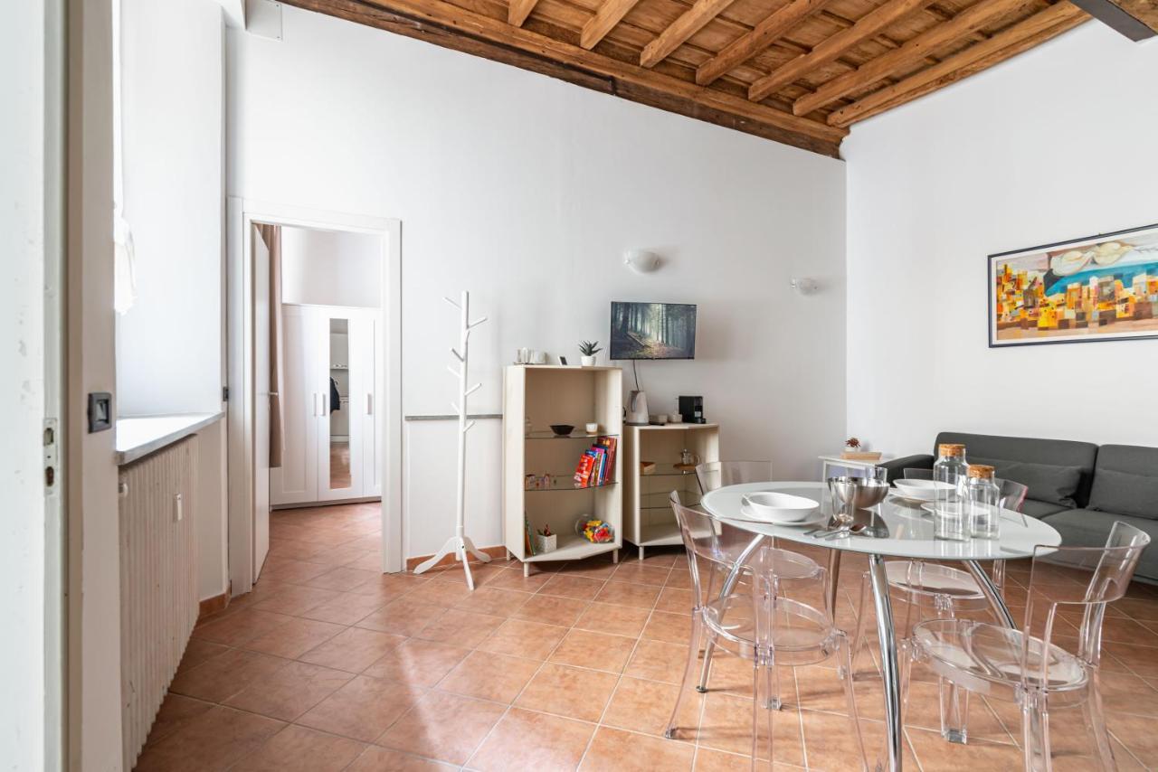 Appartamento House Of Foscolo - Palazzo Cornazzani - By Host4U Pavia Esterno foto
