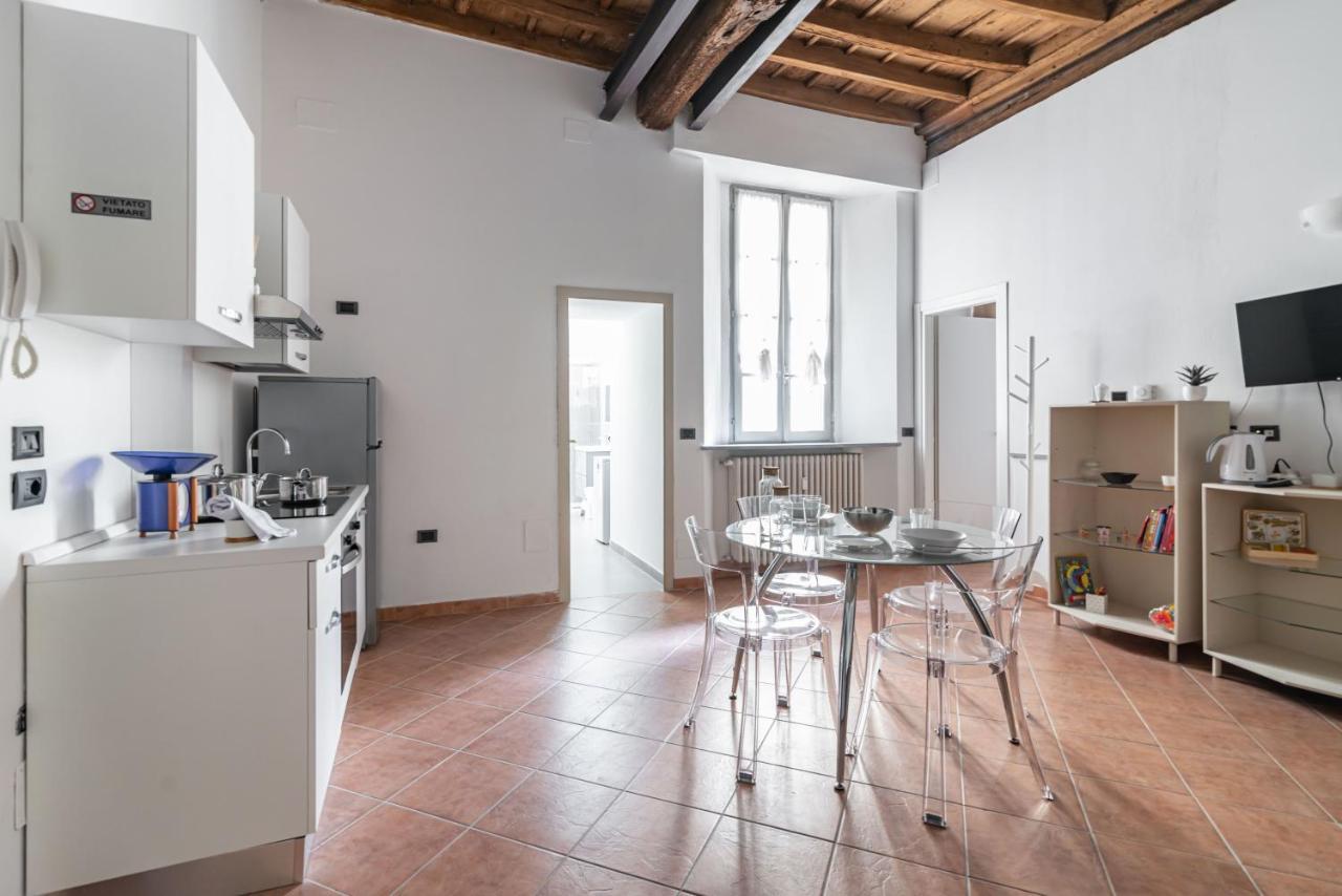 Appartamento House Of Foscolo - Palazzo Cornazzani - By Host4U Pavia Esterno foto